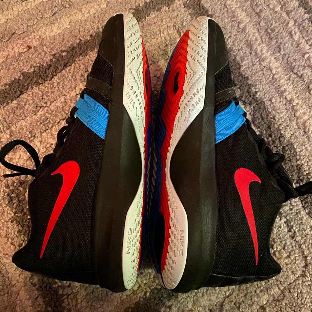 Kyrie Irving flytrap 2 Basketball sneakers